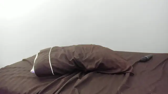 leslyylove online show from February 2025 10:05:01 AM