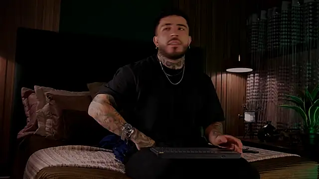 LeoSalvatore  online show from February 2025 04:20:01 AM