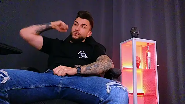 MightyAaron66 online show from February 2025 12:59:01 PM