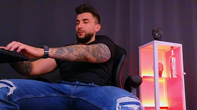 MightyAaron66 online show from February 2025 06:13:01 PM