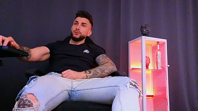 MightyAaron66 online show from February 2025 02:58:01 PM