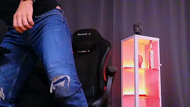 MightyAaron66 online show from February 2025 06:54:01 AM