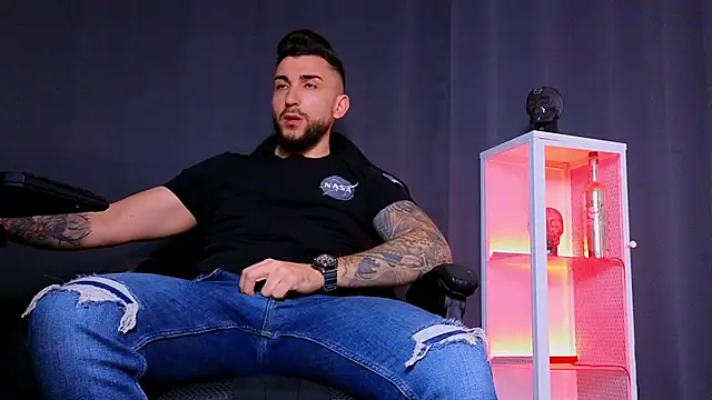 MightyAaron66 online show from February 2025 03:45:02 PM