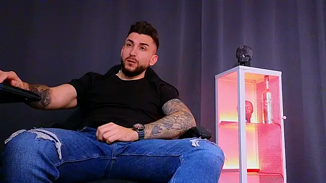 MightyAaron66 online show from February 2025 05:47:02 AM