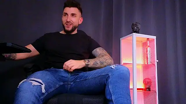 MightyAaron66 online show from February 2025 11:54:01 AM