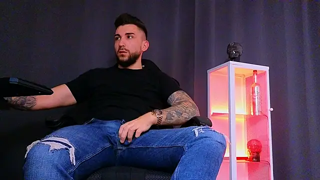 MightyAaron66 online show from February 2025 05:58:01 AM