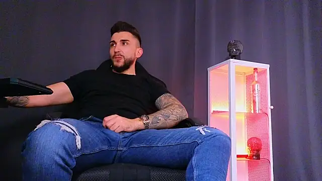 MightyAaron66 online show from February 2025 12:01:02 PM