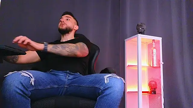 MightyAaron66 online show from February 2025 10:54:01 AM