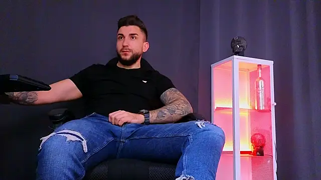 MightyAaron66 online show from February 2025 03:04:01 AM