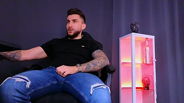 MightyAaron66 online show from February 2025 05:32:02 PM