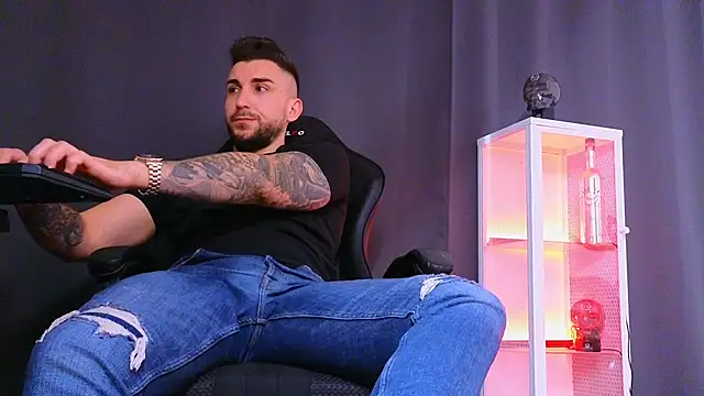 MightyAaron66 online show from February 2025 12:00:02 PM