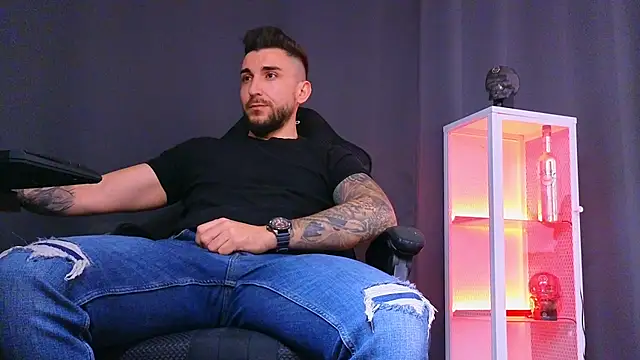 MightyAaron66 online show from February 2025 03:32:02 PM