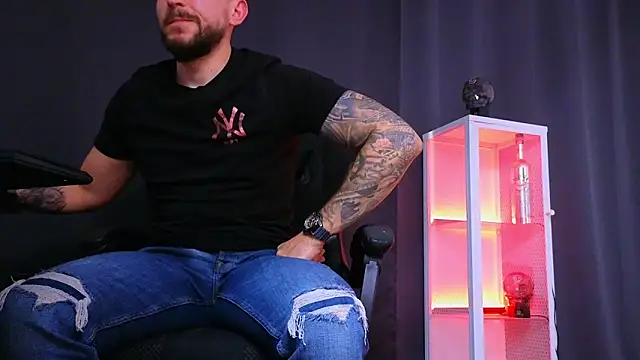 MightyAaron66 online show from February 2025 10:47:02 AM