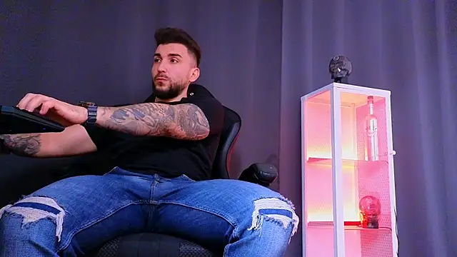 MightyAaron66 online show from March 2025 01:38:02 PM