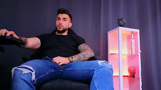 MightyAaron66 online show from March 2025 04:07:02 PM