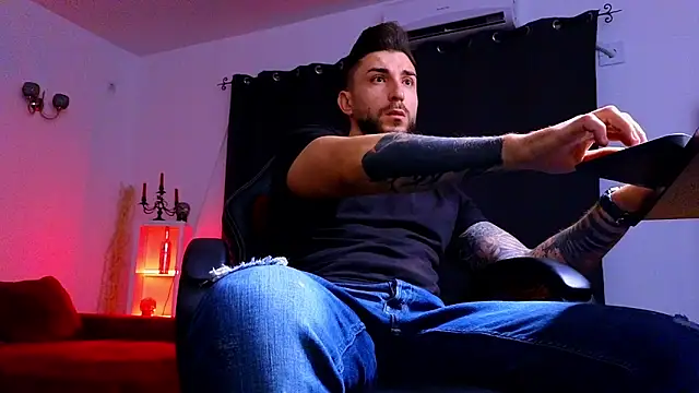 MightyAaron66 online show from September 2025 01:40:01 AM