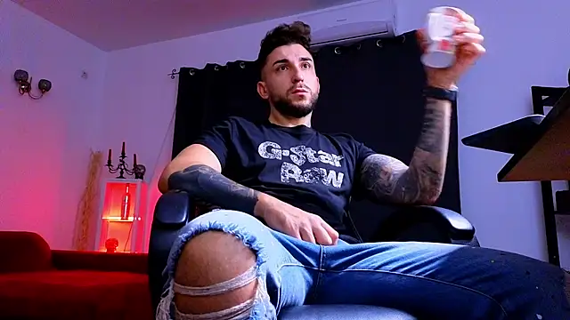 MightyAaron66 online show from October 2025 03:28:01 AM