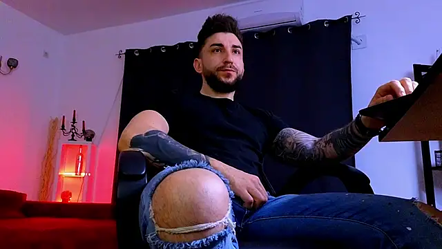 MightyAaron66 online show from April 2026 01:19:02 AM