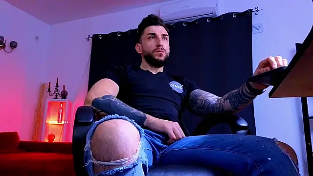 MightyAaron66 online show from May 2026 03:24:02 AM