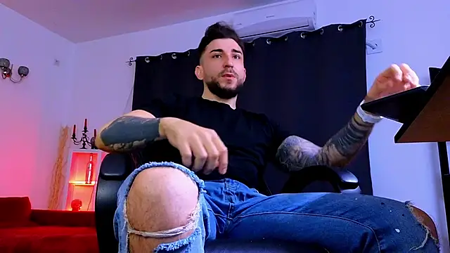 MightyAaron66 online show from May 2026 03:35:02 AM