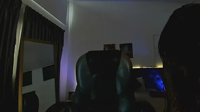 Tamy edwards online show from October 2025 08:07:02 PM