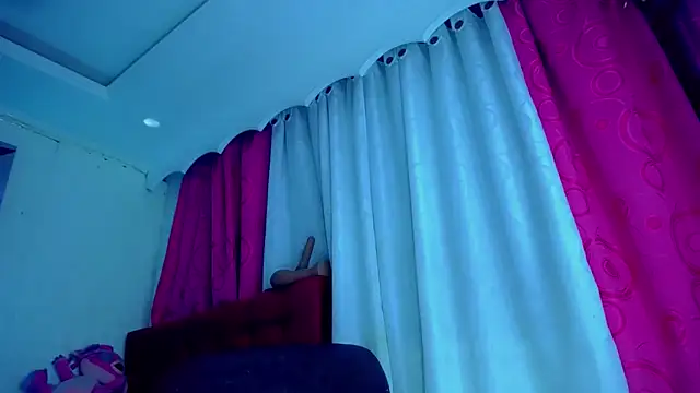 NahomiCamper online show from September 2025 04:23:02 AM