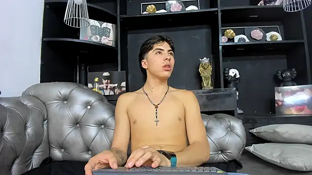 HeellBoy  online show from October 2025 07:27:02 PM