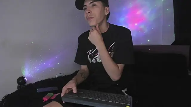 HeellBoy  online show from May 2026 02:28:01 AM