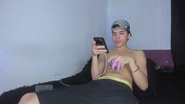 HeellBoy  online show from June 2026 10:19:02 PM