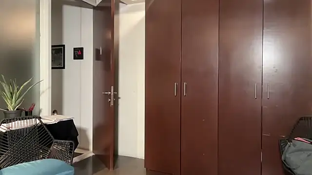 Snapshot of alanan881 chatting on February 2026 03:07:02 AM alanan881 online show from February 2026 03:07:02 AM