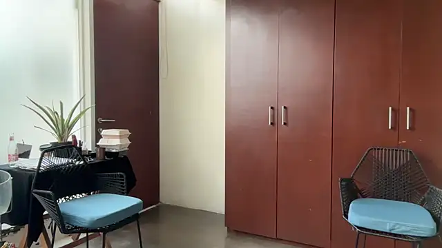 Snapshot of alanan881 chatting on April 2026 01:49:01 PM alanan881 online show from April 2026 01:49:01 PM