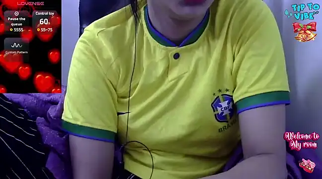 Snapshot of Barbie-Queen2 chatting on December 2024 05:39:01 PM Barbie-Queen2 online show from December 2024 05:39:01 PM