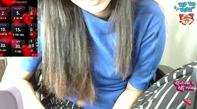 Snapshot of Barbie-Queen2 chatting on December 2024 11:40:01 PM Barbie-Queen2 online show from December 2024 11:40:01 PM