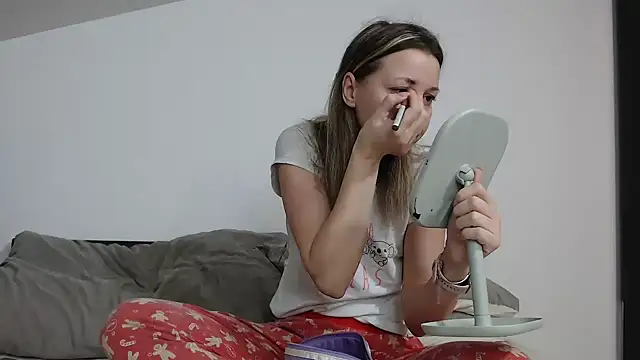 Snapshot of SweetMaddy888 chatting on December 2024 04:04:01 AM SweetMaddy888 online show from December 2024 04:04:01 AM