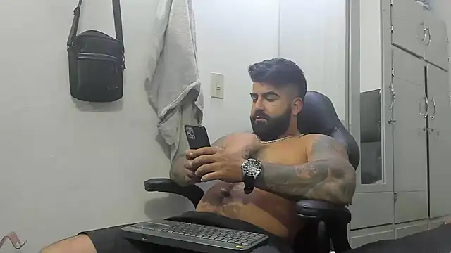 Lyon vach online show from February 2025 03:47:01 PM