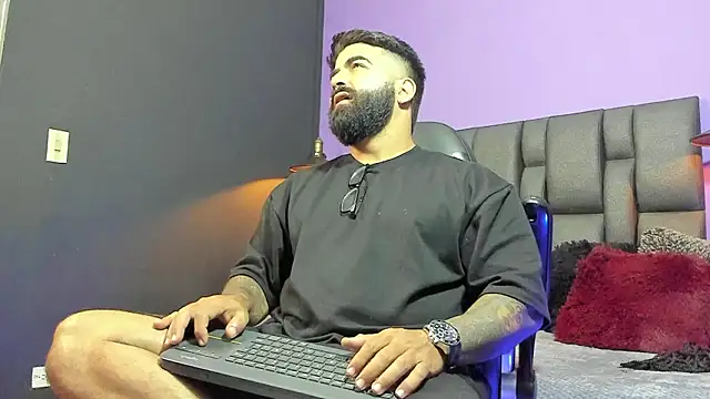 Lyon vach online show from February 2026 09:13:01 PM