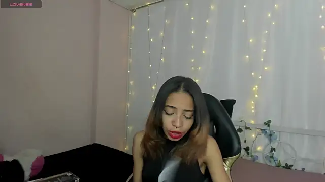 Snapshot of Abigail_Wilson_ chatting on January 2025 11:56:01 PM Abigail Wilson online show from January 2025 11:56:01 PM