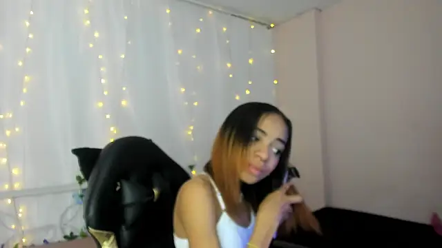 Snapshot of Abigail_Wilson_ chatting on February 2025 08:28:01 PM Abigail Wilson online show from February 2025 08:28:01 PM