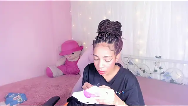 Snapshot of Abigail_Wilson_ chatting on March 2025 08:20:02 PM Abigail Wilson online show from March 2025 08:20:02 PM