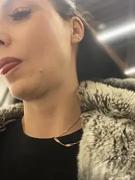 Snapshot of Roxana-Sexy chatting on December 2024 08:56:01 AM Roxana-Sexy online show from December 2024 08:56:01 AM