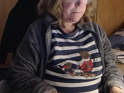 Snapshot of _sunshine__ chatting on February 2025 06:16:01 PM sunshine online show from February 2025 06:16:01 PM