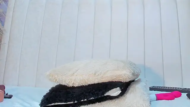 Paula-Brown1 online show from February 2025 10:25:01 PM