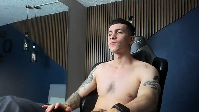 JacksonOlsenn online show from January 2025 03:18:02 PM