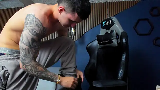 JacksonOlsenn online show from January 2025 01:50:01 AM