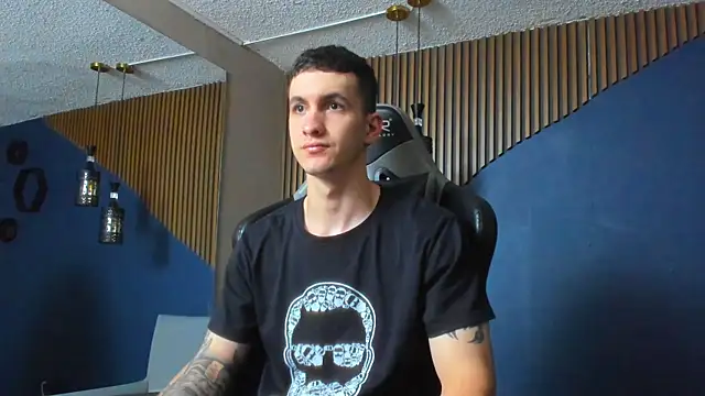 JacksonOlsenn online show from January 2025 12:28:02 PM