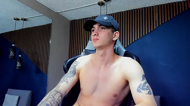 JacksonOlsenn online show from January 2025 06:37:02 PM