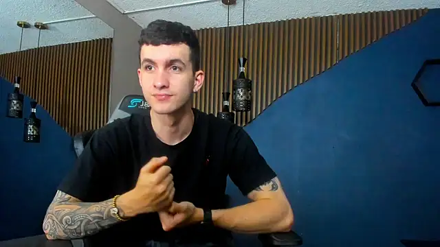 JacksonOlsenn online show from January 2025 06:20:02 PM