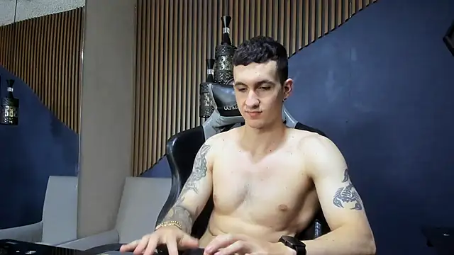 JacksonOlsenn online show from February 2025 06:19:02 PM