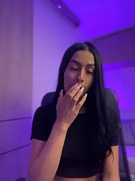 Snapshot of maddy_bronw_ chatting on December 2024 06:24:02 AM maddy bronw online show from December 2024 06:24:02 AM