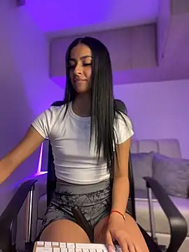 Snapshot of maddy_bronw_ chatting on January 2025 01:36:02 AM maddy bronw online show from January 2025 01:36:02 AM